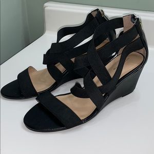 Black wedges